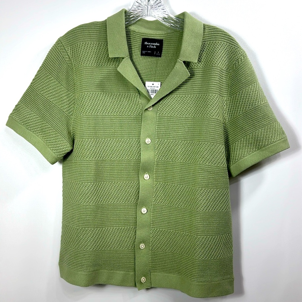 Abercrombie & Fitch Men’s Stitch Button through sweater polo small. NWT. Green.